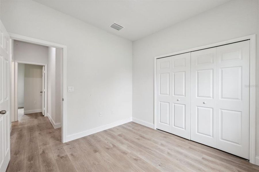 Spacious, unfurnished interior of a new home in , Citrus Springs (Image 37).