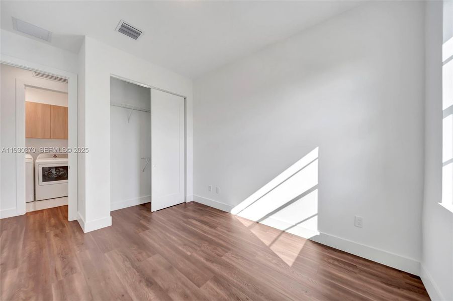 Spacious, unfurnished interior of a new home in Marina Landings, Fort Lauderdale (Image 50).