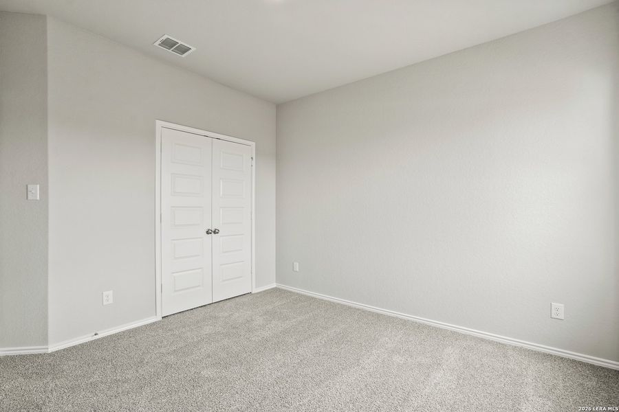 Spacious, unfurnished interior of a new home in Blue Ridge Ranch, San Antonio (Image 21).