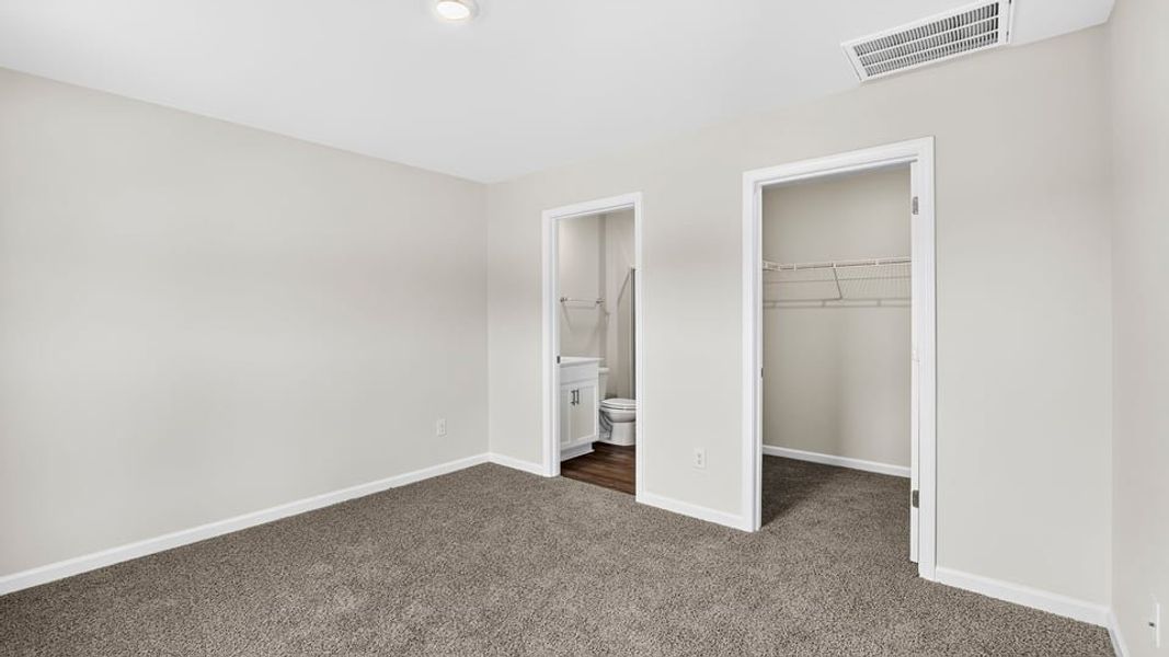 Spacious, unfurnished interior of a new home in Gibson Grove, Laurens (Image 27).
