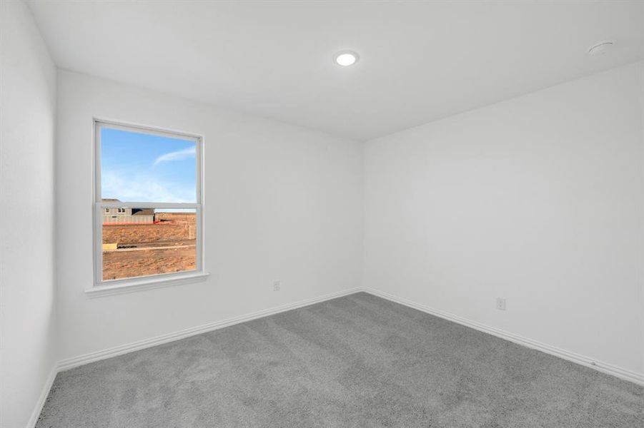 Spacious, unfurnished interior of a new home in Lily Creek at Sutton Fields, Aubrey (Image 35).