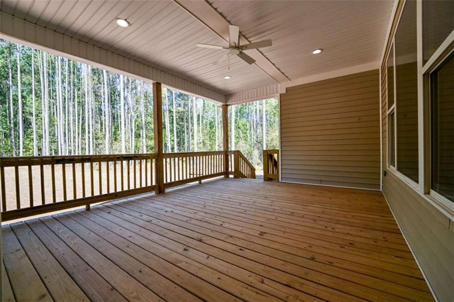 Exterior details and patio area of a home in , Mansfield (Image 29).