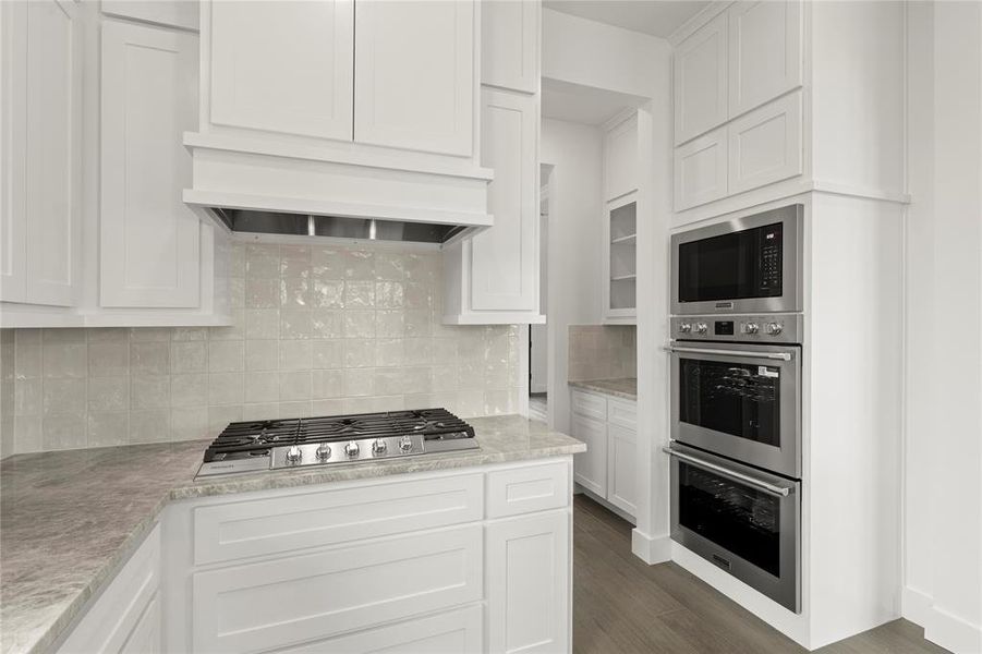 12. 991 Georgetown - Kitchen (4)