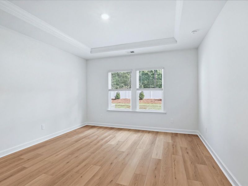 Spacious, unfurnished interior of a new home in Crown Pointe, Georgetown (Image 9).