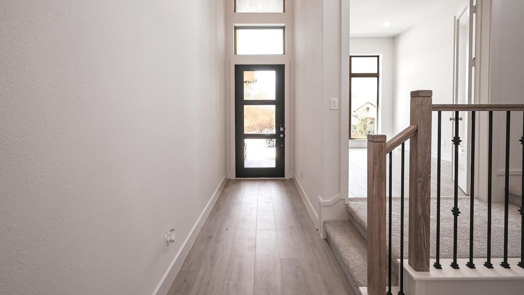 Spacious, unfurnished interior of a new home in 6 Creeks, Kyle (Image 20).