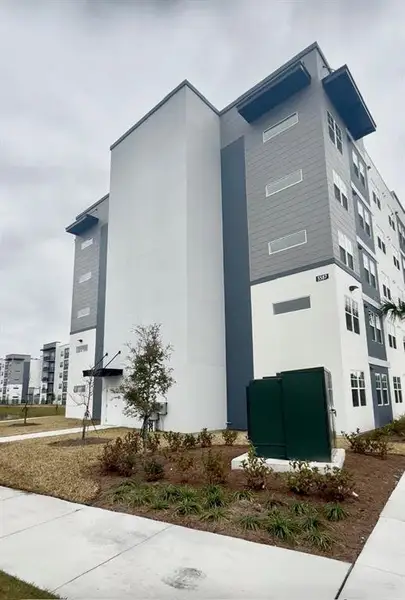 Condo located in Orlando, FL showcasing its design and architecture (Image 1). Condo located in Orlando, FL showcasing its design and architecture (Image 1).