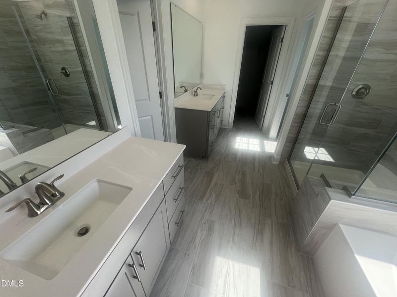 SUN_Stoneriver_Pic_EastmanIII_OwnersBath