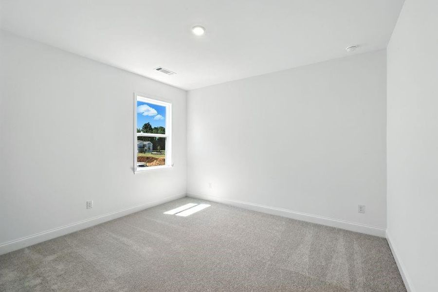 Spacious, unfurnished interior of a new home in Bennett Farm, Loganville (Image 28).