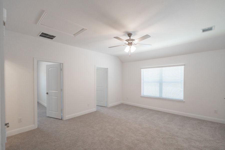 Spacious, unfurnished interior of a new home in Valencia on the Lake, Little Elm (Image 25). Spacious, unfurnished interior of a new home in Valencia on the Lake, Little Elm (Image 25).