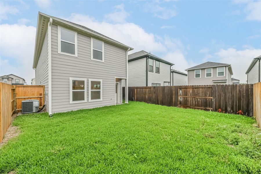 Exterior details and patio area of a home in , Missouri City (Image 24).