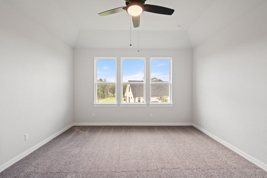Spacious, unfurnished interior of a new home in Lariat, Liberty Hill (Image 45).