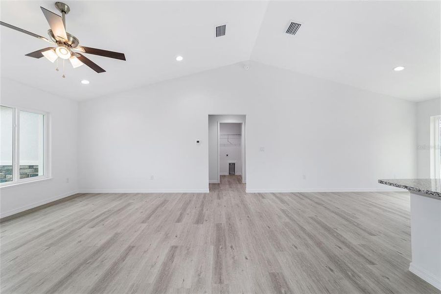Spacious, unfurnished interior of a new home in , Silver Springs (Image 41).