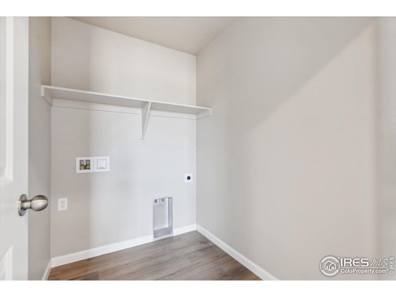 Spacious, unfurnished interior of a new home in The Overlook at Johnstown Farms, Johnstown (Image 16).
