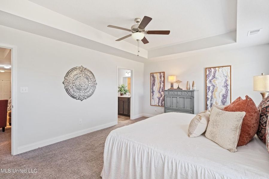 Representative furnished interior of a home built from the 1425 by Adams Homes in Sandy Creek, Pace (Image 10). Representative furnished interior of a home built from the 1425 by Adams Homes in Sandy Creek, Pace (Image 10).
