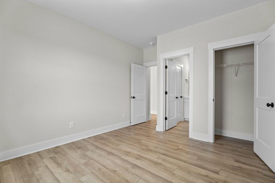 Spacious, unfurnished interior of a new home in Redland, Advance (Image 20).