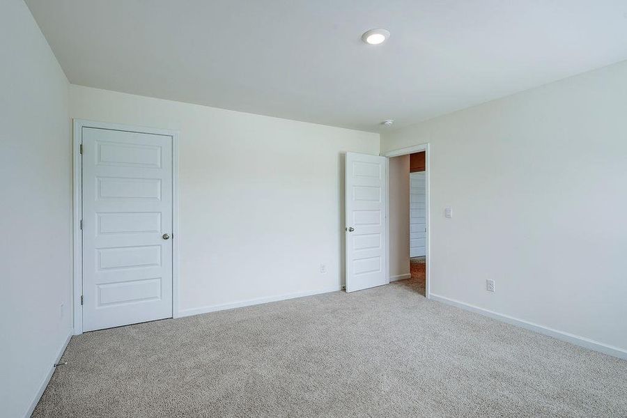 Spacious, unfurnished interior of a new home in Cedar Ridge - Locust Grove Station, Locust Grove (Image 31).