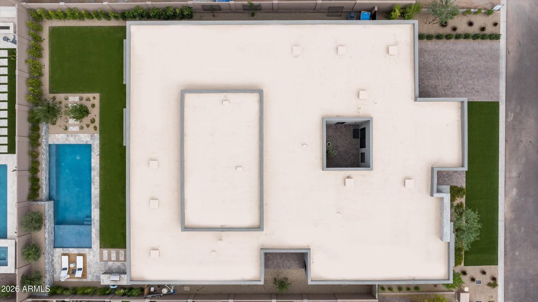 51-5724EMouraDr-51 51-5724EMouraDr-51