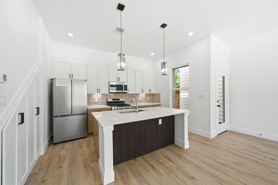 8908 Kitchen Finishes