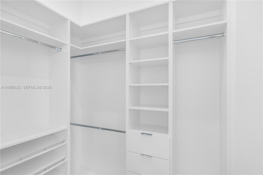 Image 36 of a home in .