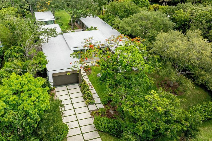 Image 82 of a home in .