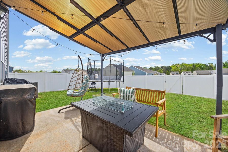 Exterior details and patio area of a home in Fergus Crossing, York (Image 21).