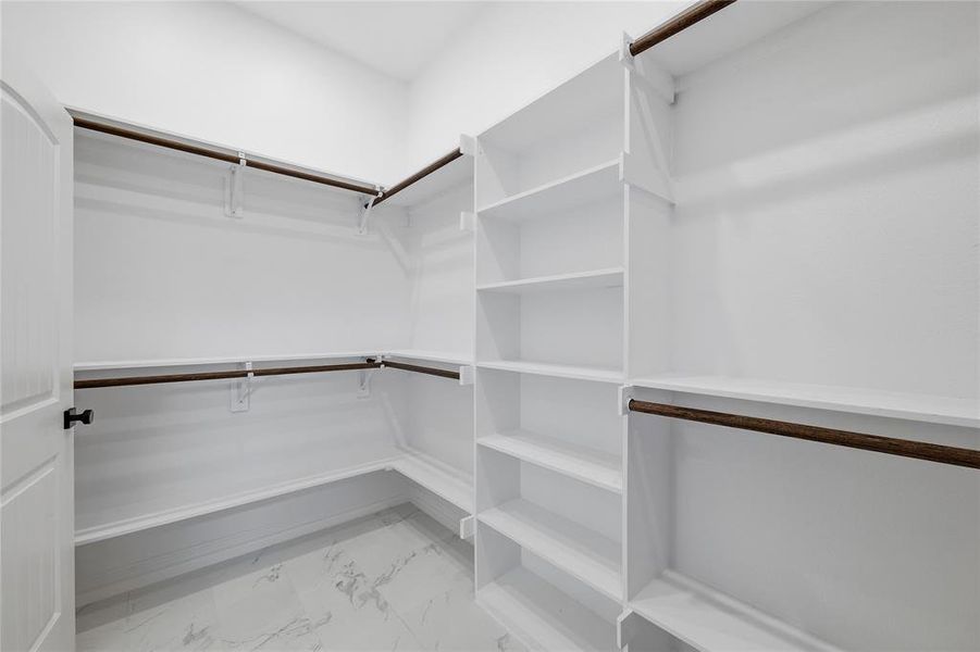 Spacious, unfurnished interior of a new home in , Corsicana (Image 28).