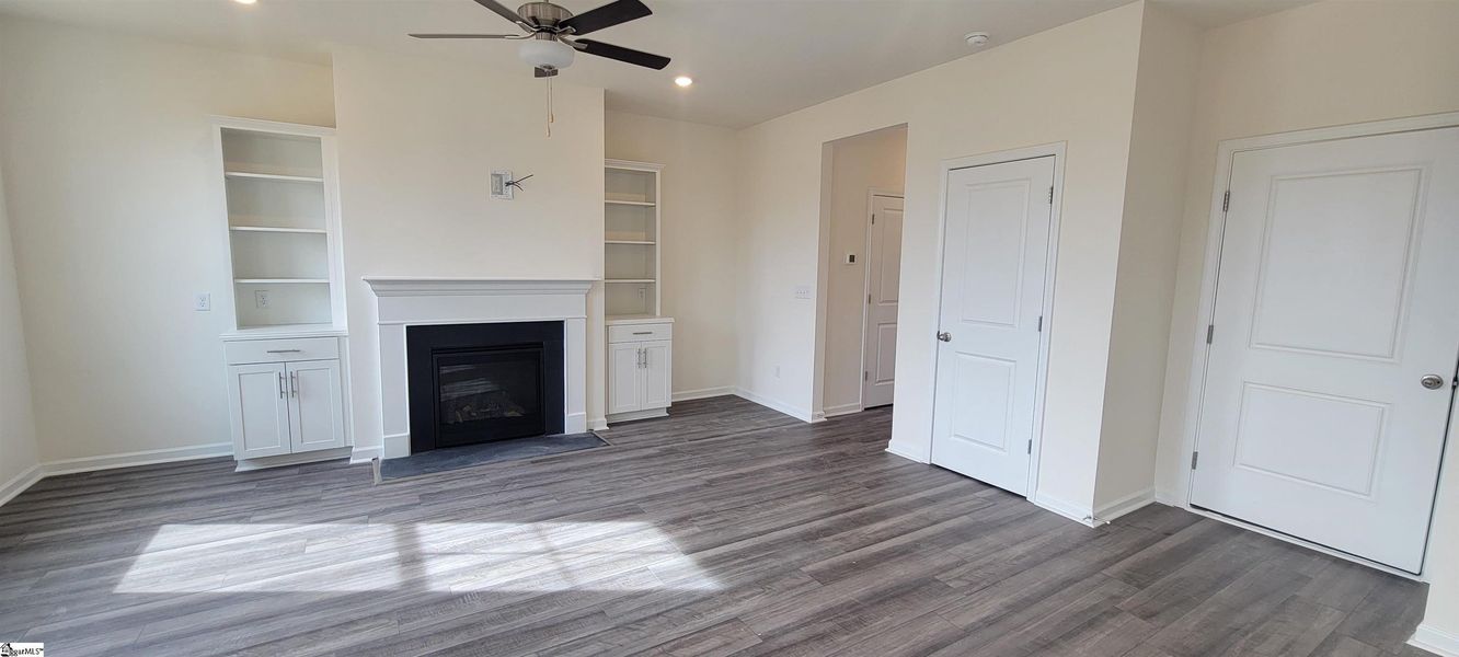 Spacious, unfurnished interior of a new home in Halton Oaks, Spartanburg (Image 13).