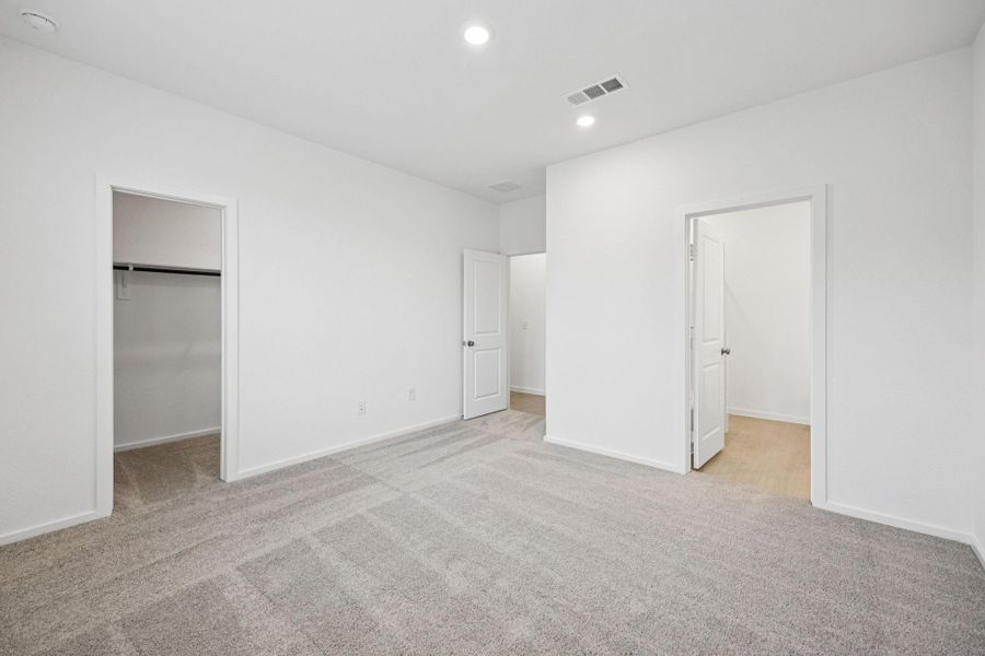 Spacious, unfurnished interior of a new home in Crosby Farms, Crosby (Image 26).