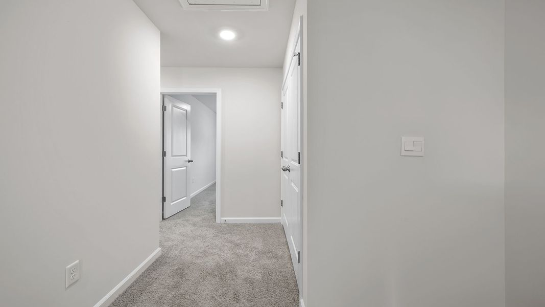 Spacious, unfurnished interior of a new home in Tanglewood Townes, Greenville (Image 21).