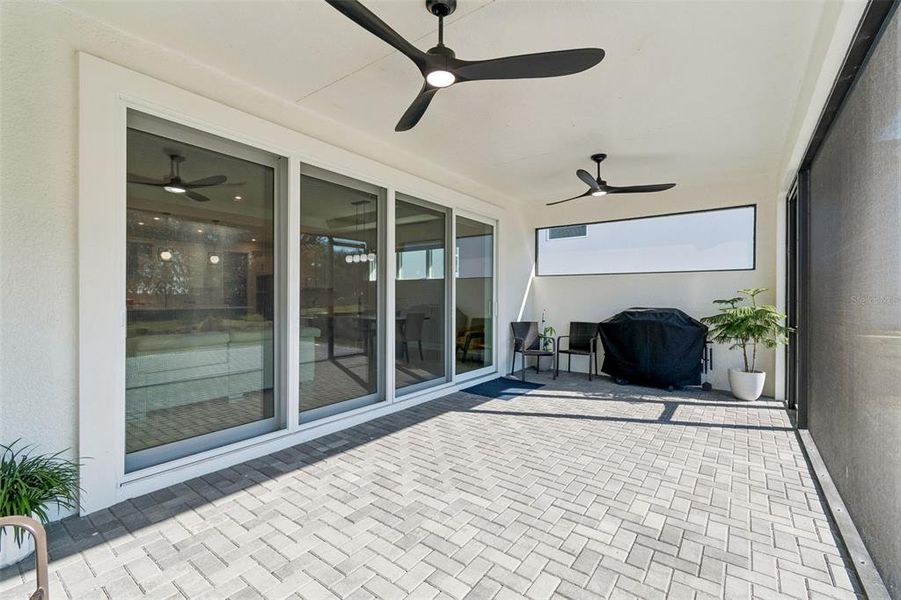 Exterior details and patio area of a home in , Tavares (Image 28).