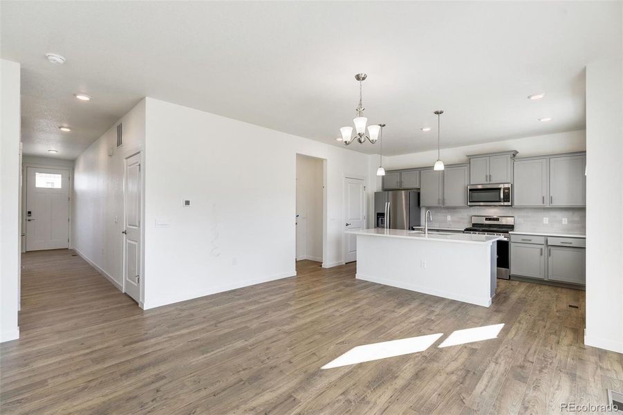 Spacious, unfurnished interior of a new home in Silver Peaks, Lochbuie (Image 13). Spacious, unfurnished interior of a new home in Silver Peaks, Lochbuie (Image 13).