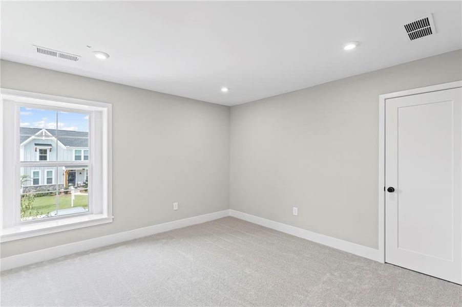 Spacious, unfurnished interior of a new home in Twin Lakes, Hoschton (Image 14).