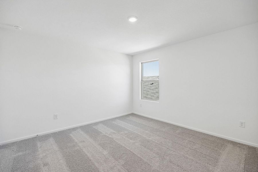 Spacious, unfurnished interior of a new home in Mavera, Conroe (Image 9).