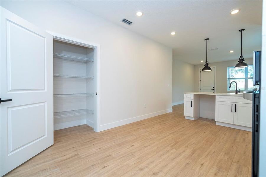 Spacious, unfurnished interior of a new home in , Orlando (Image 21).