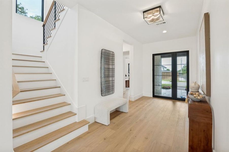 Spacious, unfurnished interior of a new home in , Farmers Branch (Image 20).