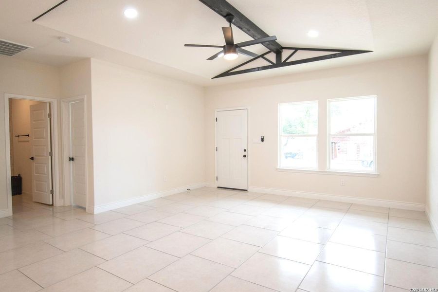 Spacious, unfurnished interior of a new home in , Spring Branch (Image 26). Spacious, unfurnished interior of a new home in , Spring Branch (Image 26).
