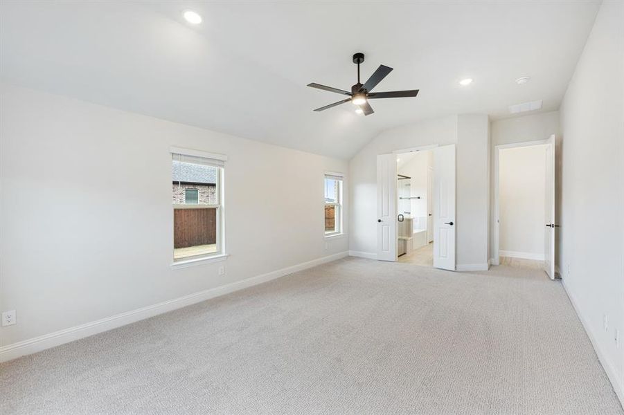 Spacious, unfurnished interior of a new home in Sunrise at Garden Valley, Waxahachie (Image 27).