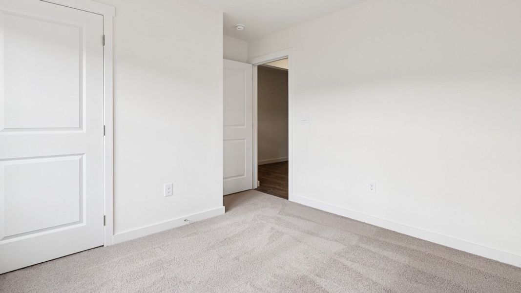 Spacious, unfurnished interior of a new home in Emory Creek, Harriman (Image 14).