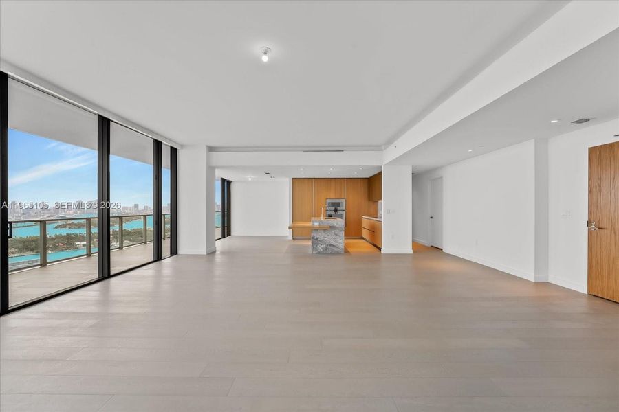 Spacious, unfurnished interior of a new home in , Miami Beach (Image 23).