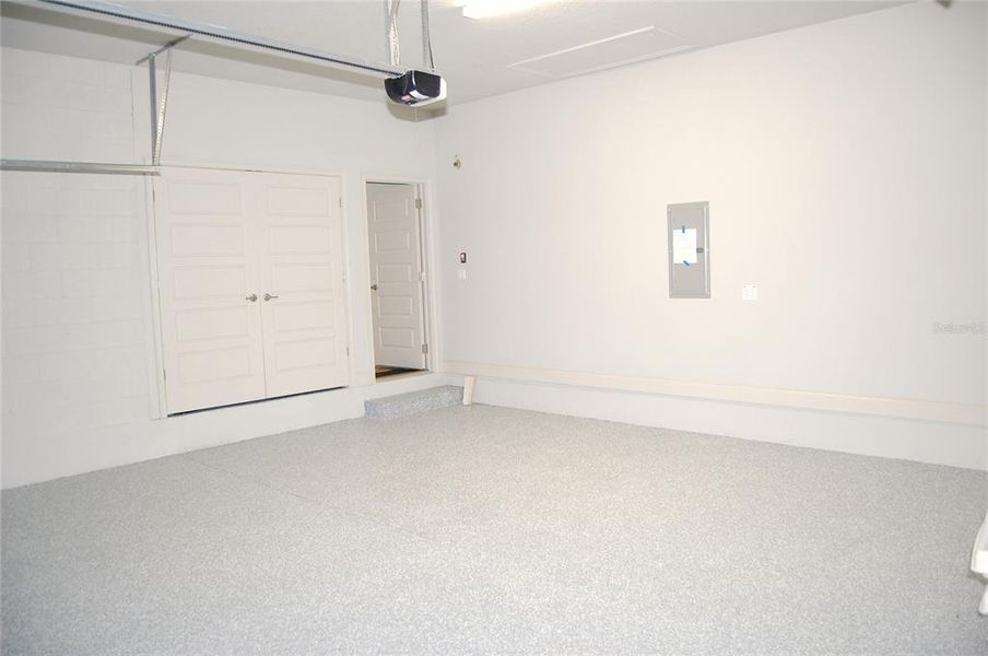 Spacious, unfurnished interior of a new home in , New Smyrna Beach (Image 15).