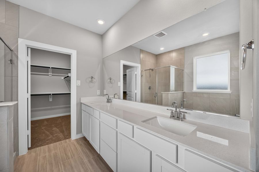 Furnished interior view inside a new home in La Segarra 40', Brookshire (Image 13). Furnished interior view inside a new home in La Segarra 40', Brookshire (Image 13).