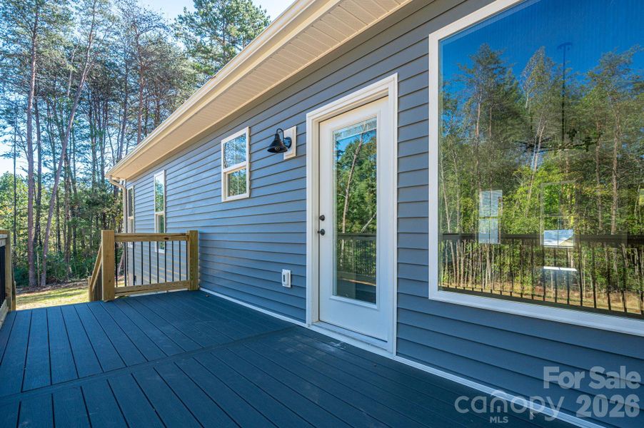 Exterior details and patio area of a home in , Maiden (Image 21).