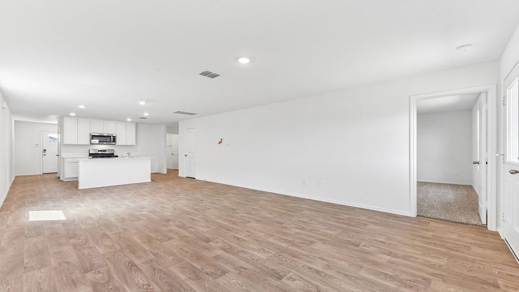 Spacious, unfurnished interior of a new home in Watermill, Uhland (Image 27). Spacious, unfurnished interior of a new home in Watermill, Uhland (Image 27).