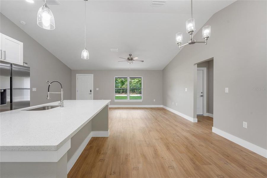Spacious, unfurnished interior of a new home in , Citrus Springs (Image 17).