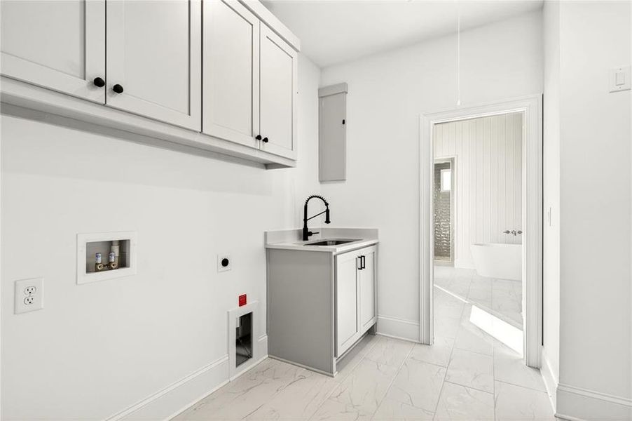 Furnished interior view inside a new home in , Roswell (Image 13).