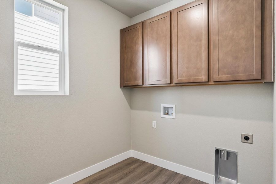 Spacious, unfurnished interior of a new home in Trails at Aspen Ridge-3, Colorado Springs (Image 18).