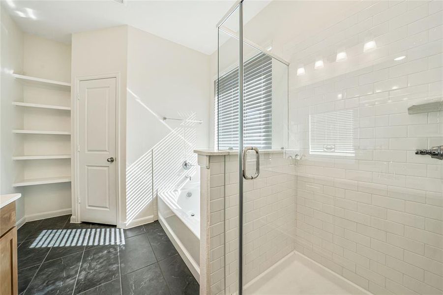 Image 31 of a home in La Terra.