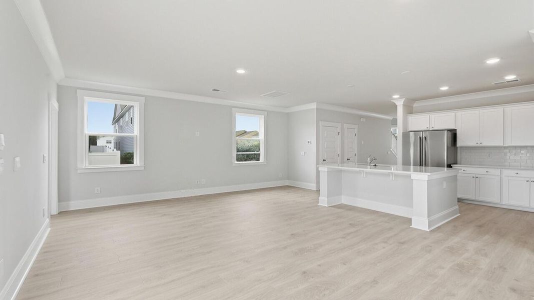 Spacious, unfurnished interior of a new home in Sheep Island, Summerville (Image 45).