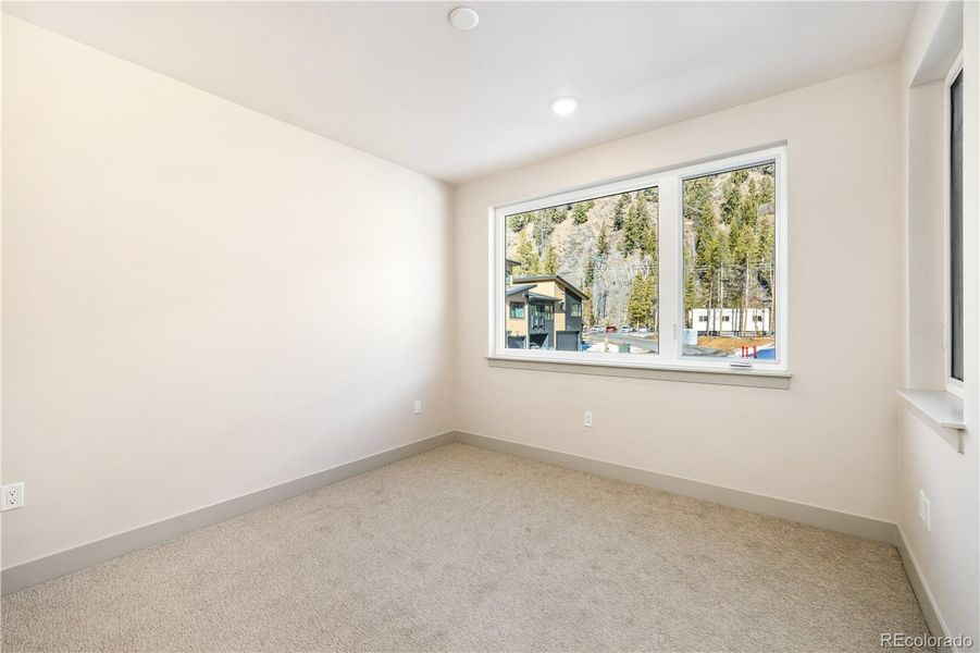 Not actual unit. Pictures are from another unit in the development. Primary