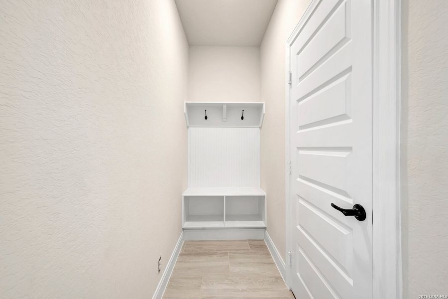 Spacious, unfurnished interior of a new home in Davis Ranch 60', San Antonio (Image 23). Spacious, unfurnished interior of a new home in Davis Ranch 60', San Antonio (Image 23).